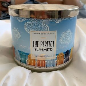 Bath and body works 3-wick candle (new)